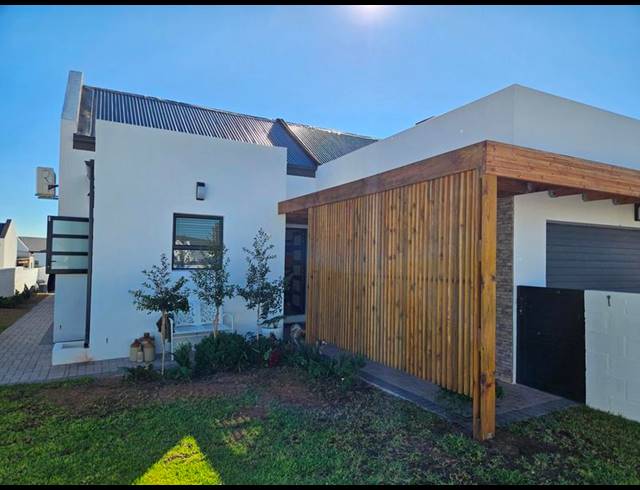 3 BEDROOM HOUSE FOR SALE IN BRITANNIA BAY